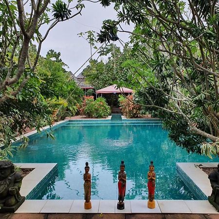 Taman Indah Resort Tamanredjo ภายนอก รูปภาพ