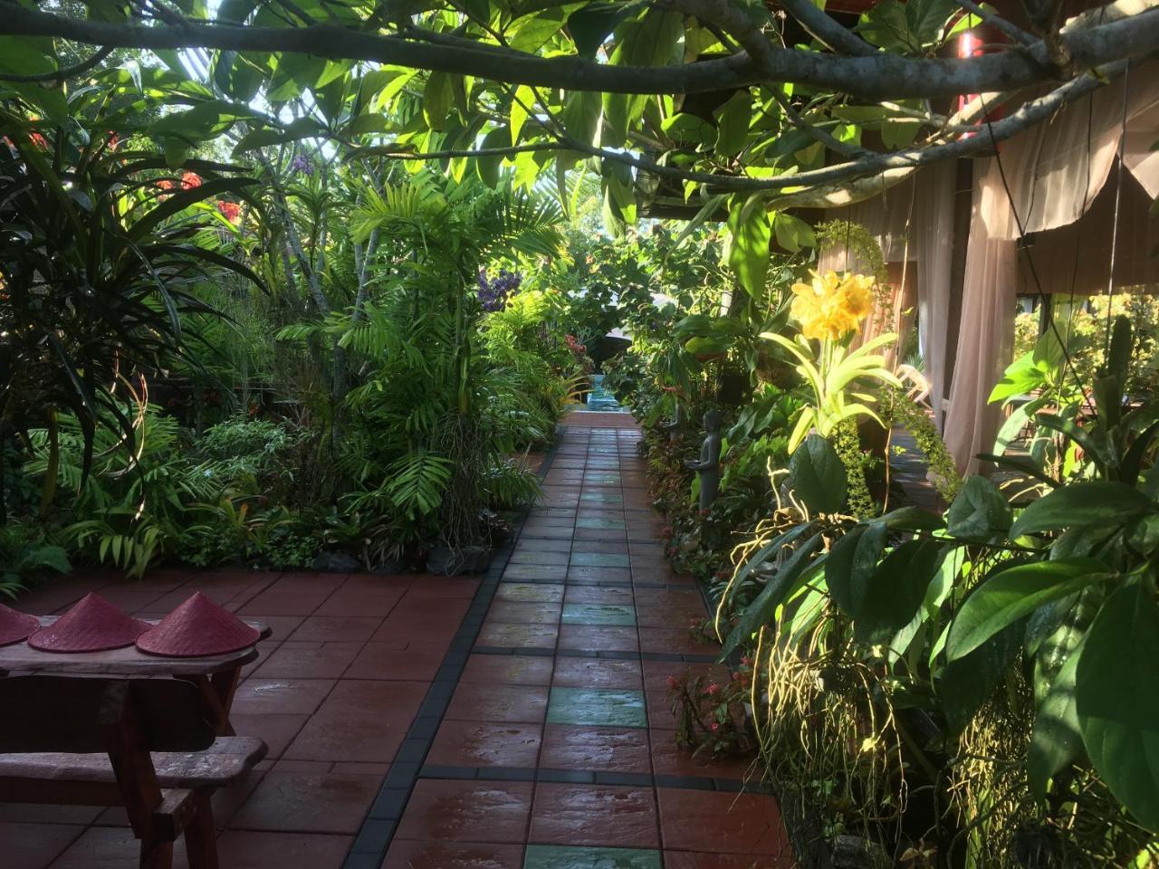 Taman Indah Resort Tamanredjo ภายนอก รูปภาพ
